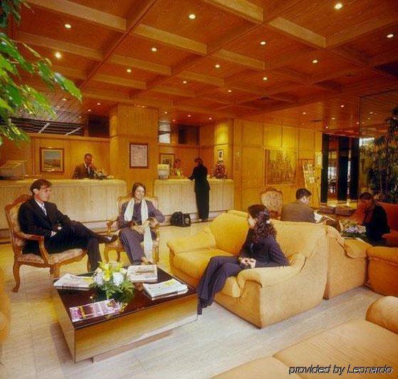 Crisol Puerta De Burgos Hotel Interior photo